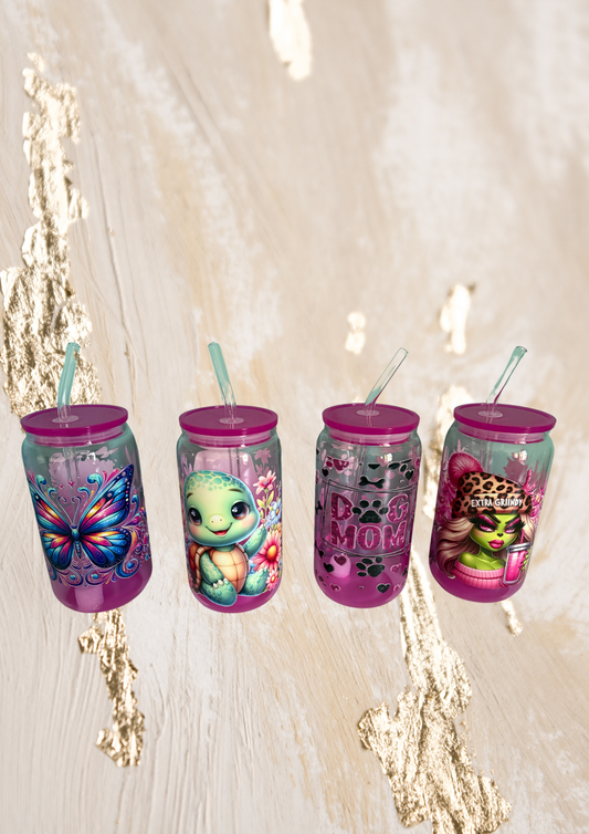 Glas Becher mit Strohhalm